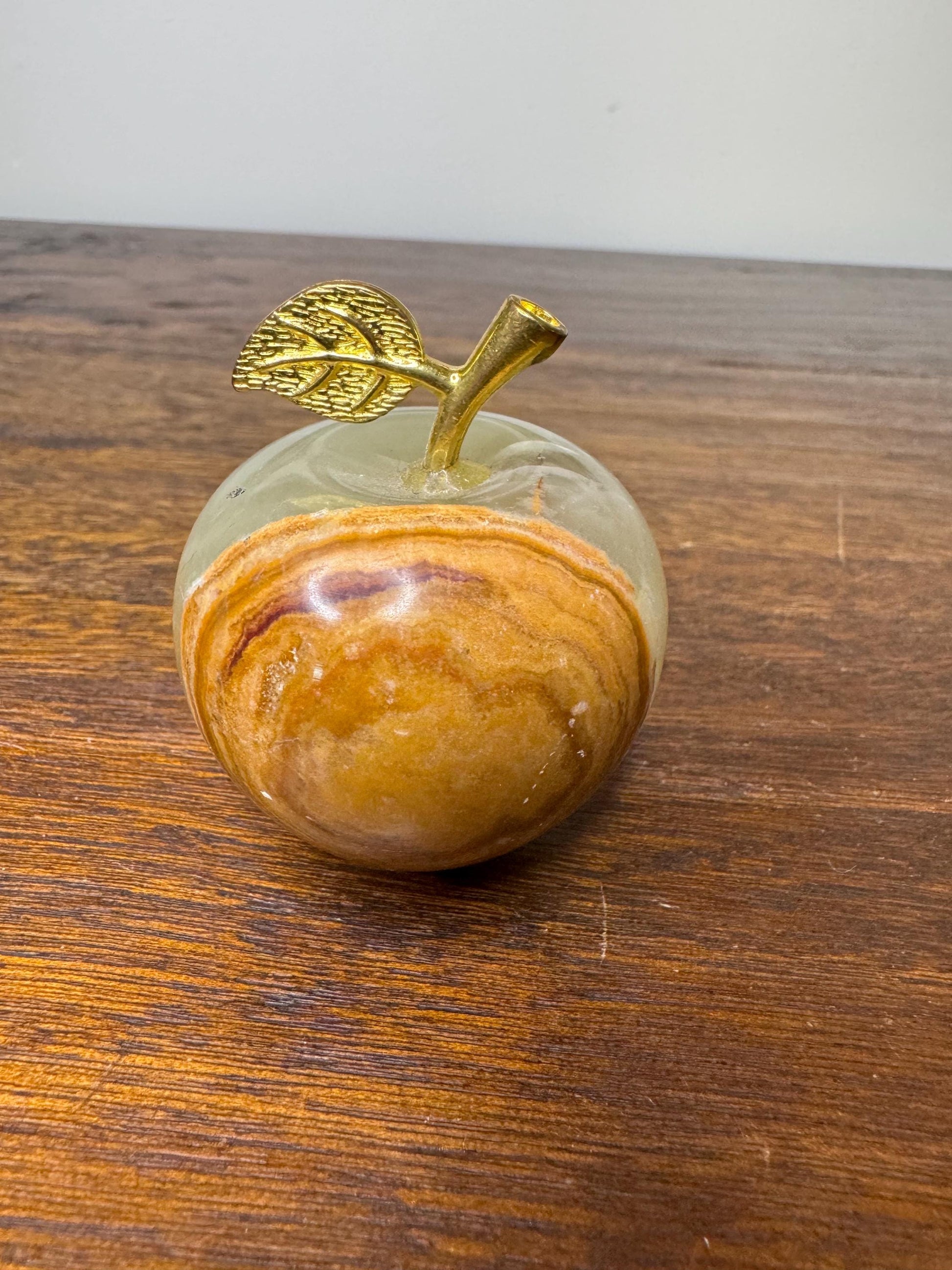 Beautiful Hand Carved Onyx Apple with Gold Toned Leaf and Stem