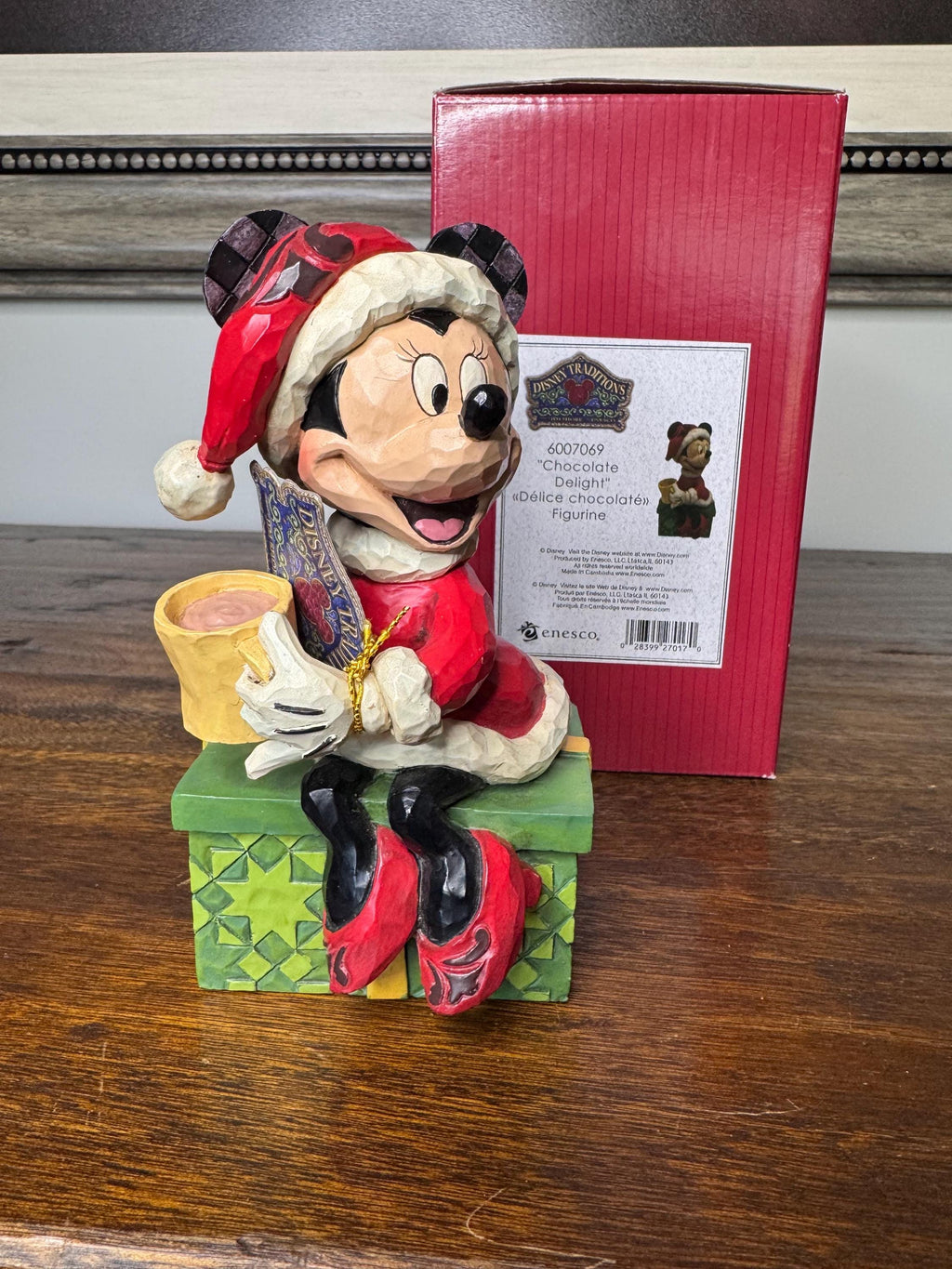 Enesco Disney Showcase Minnie Mouse “Chocolate Delight” w/ Orginal Box