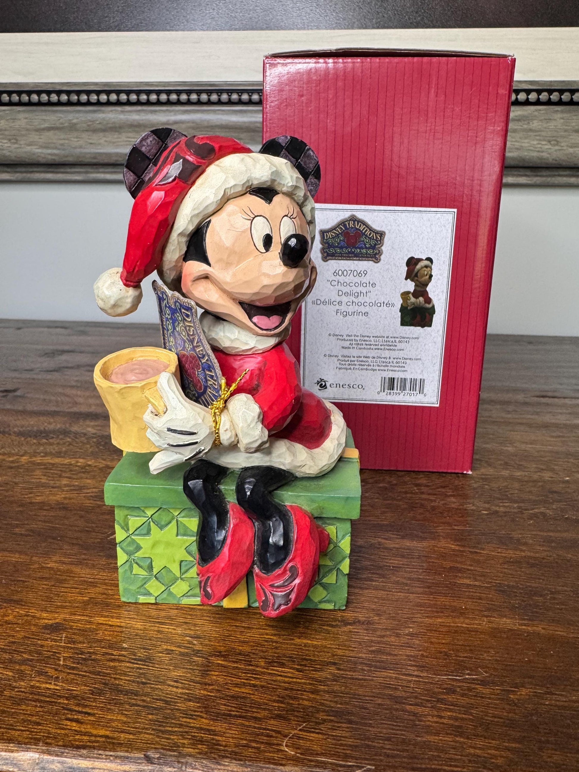 Enesco Disney Showcase Minnie Mouse “Chocolate Delight” w/ Orginal Box