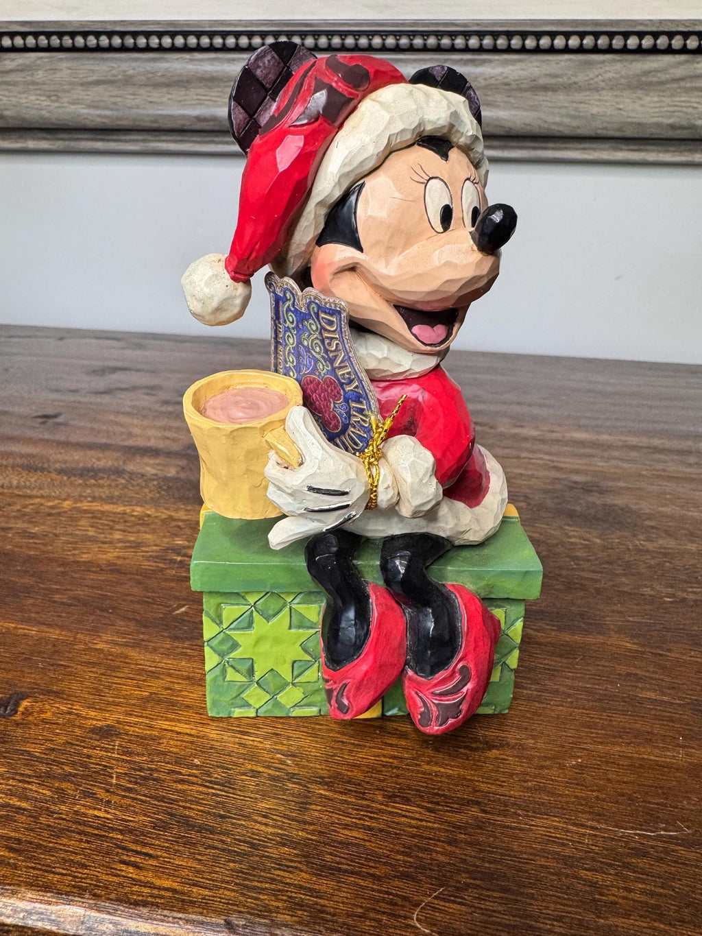 Enesco Disney Showcase Minnie Mouse “Chocolate Delight” w/ Orginal Box