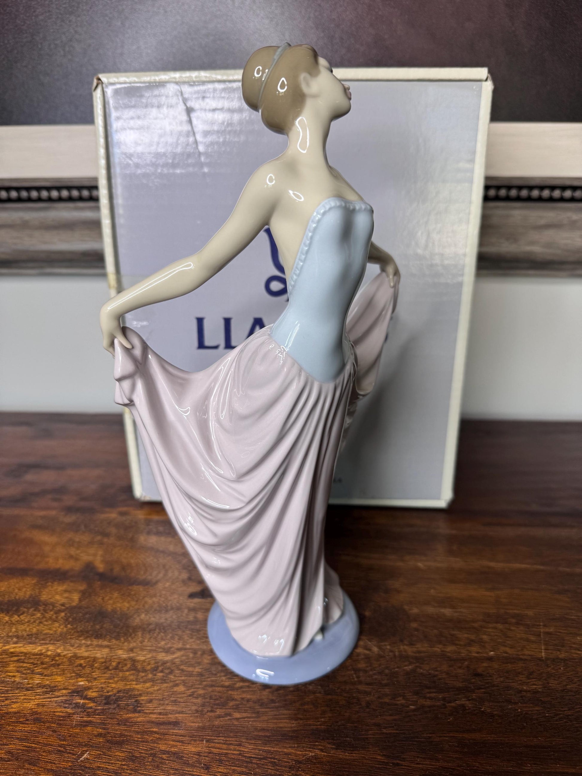 Stunning Lladro Dancer with Original Box