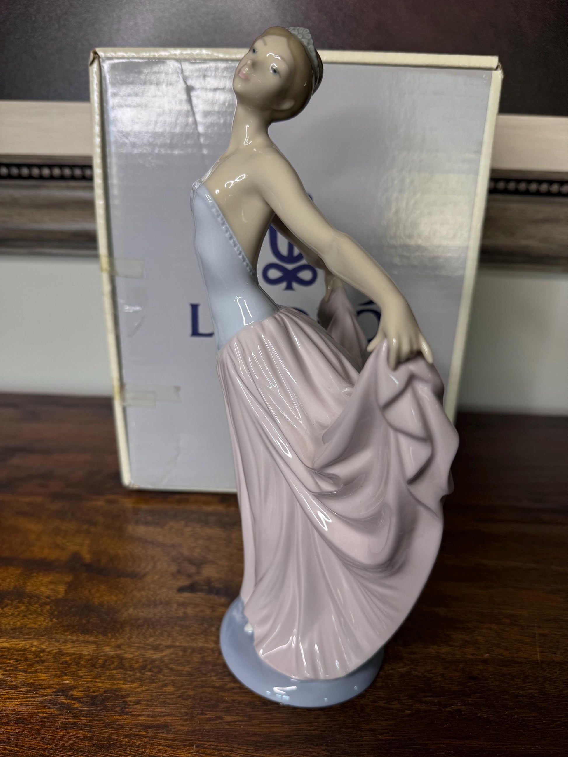 Stunning Lladro Dancer with Original Box
