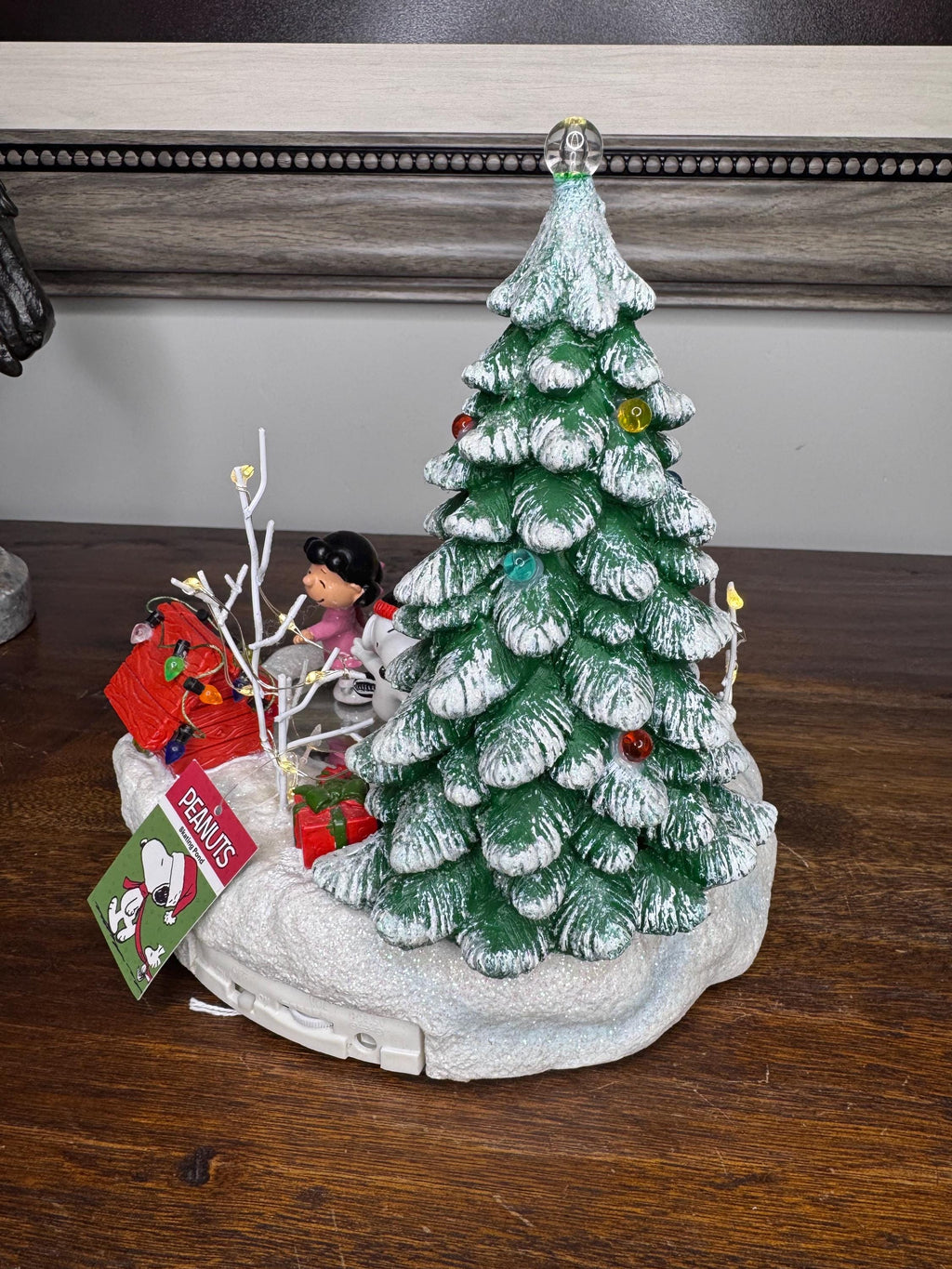 Peanuts Skating Pond Musical LED Figurine