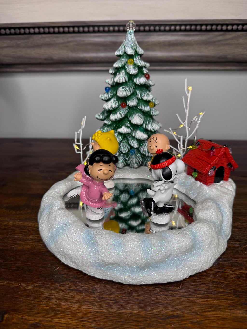 Peanuts Skating Pond Musical LED Figurine