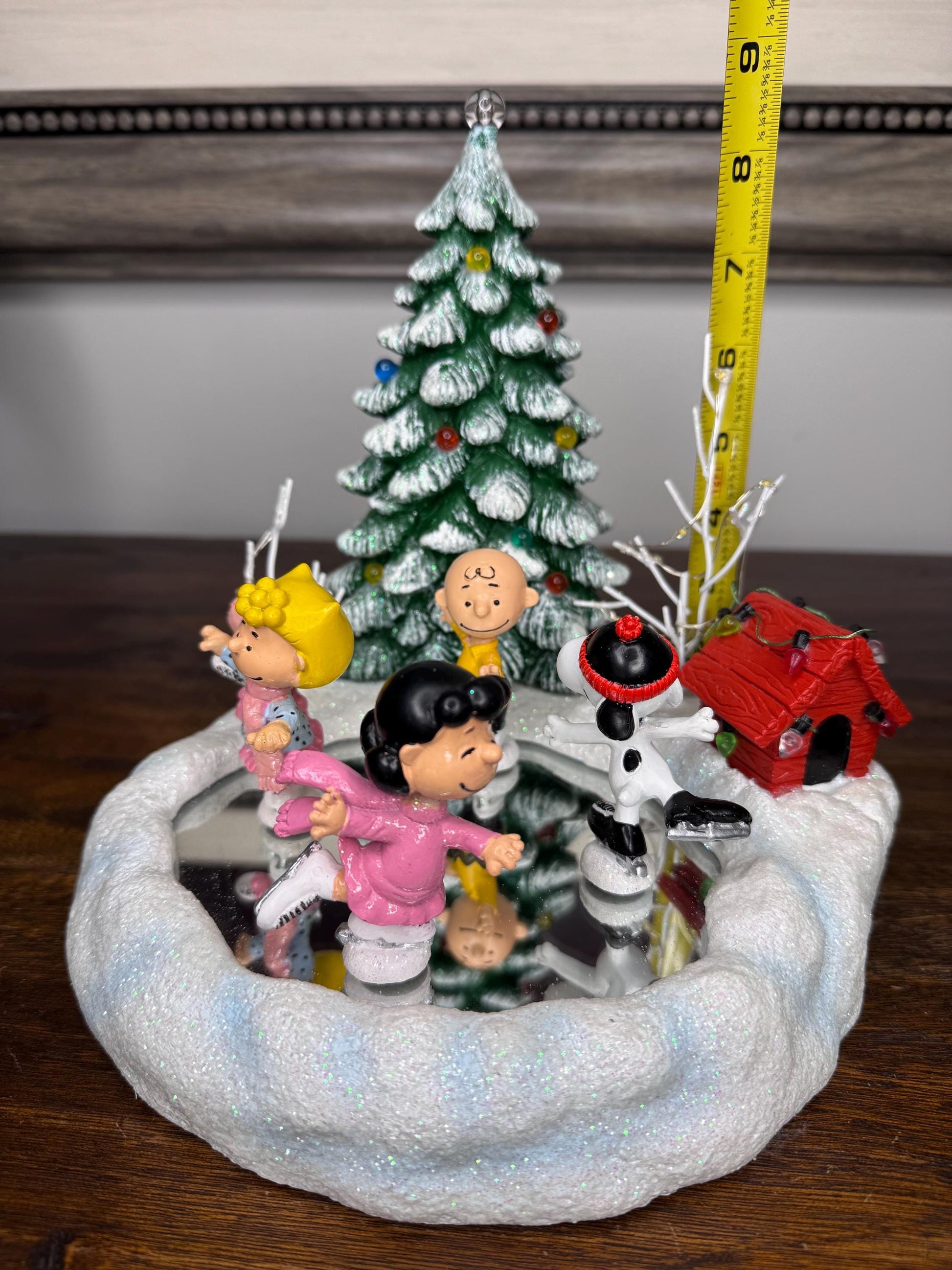 Peanuts Skating Pond Musical LED Figurine
