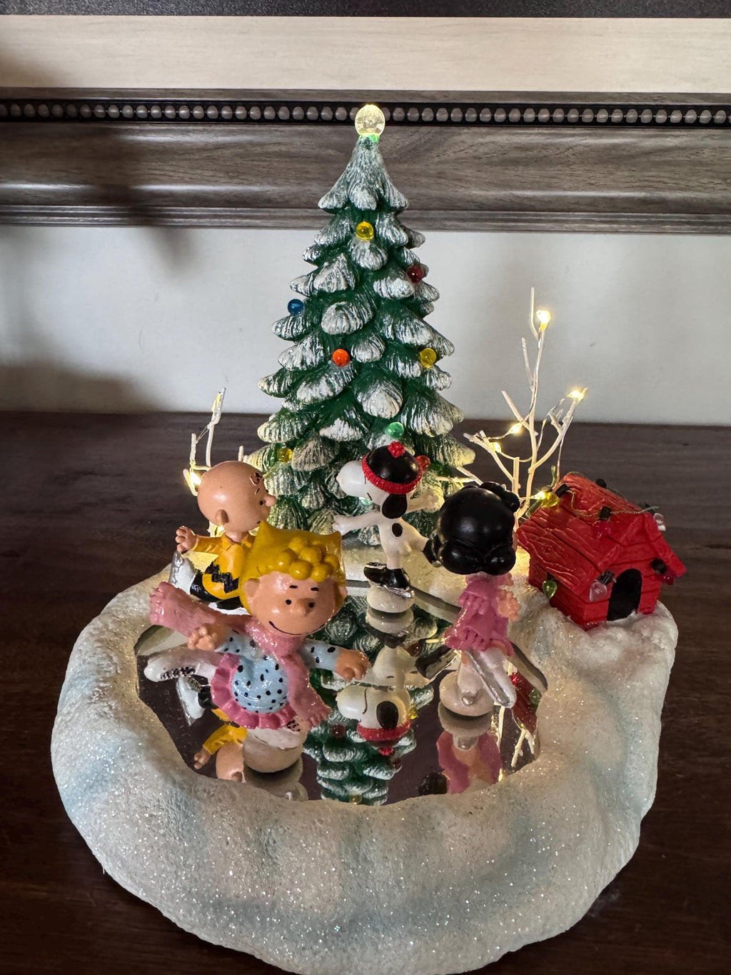 Peanuts Skating Pond Musical LED Figurine