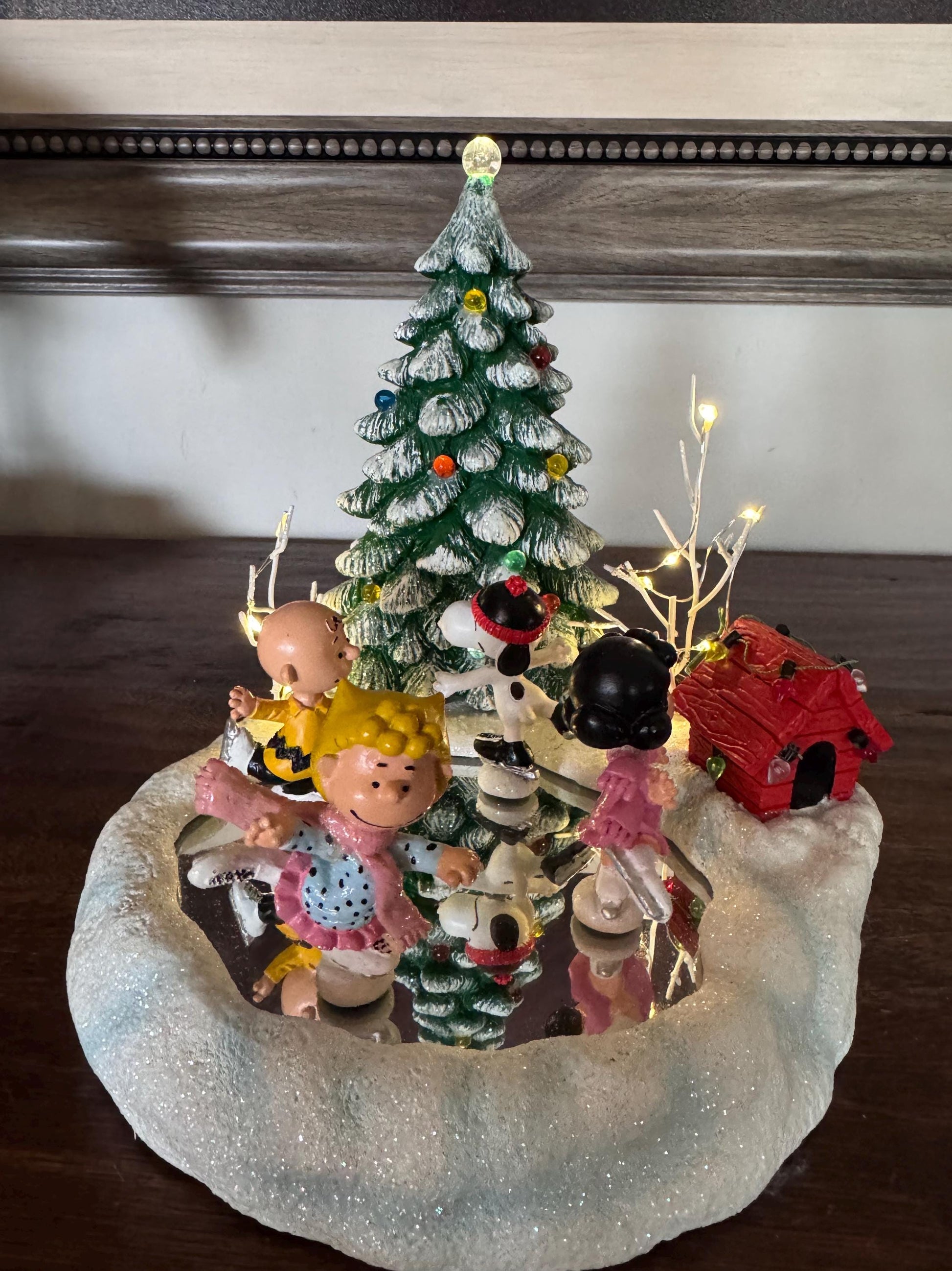 Peanuts Skating Pond Musical LED Figurine
