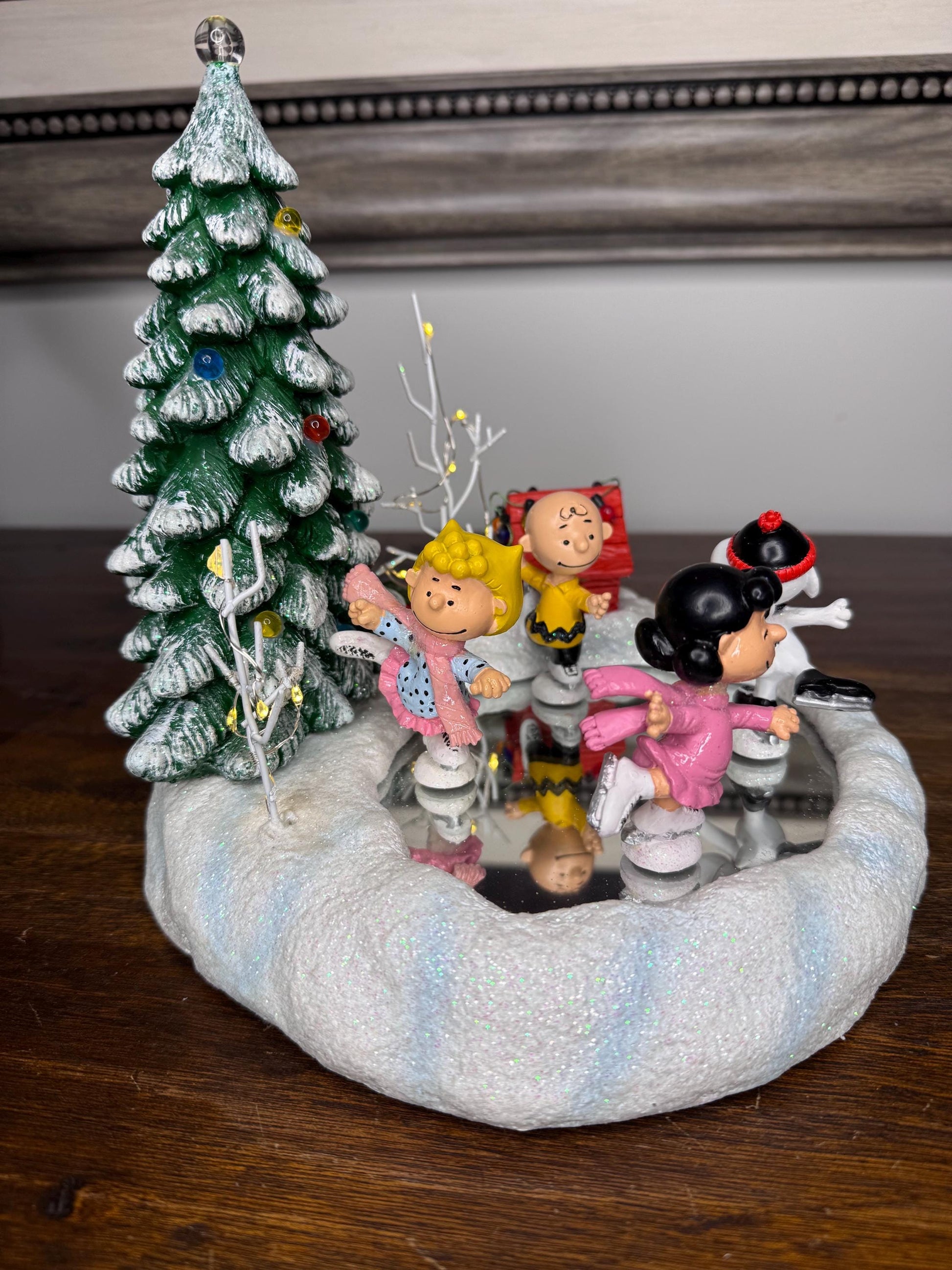 Peanuts Skating Pond Musical LED Figurine