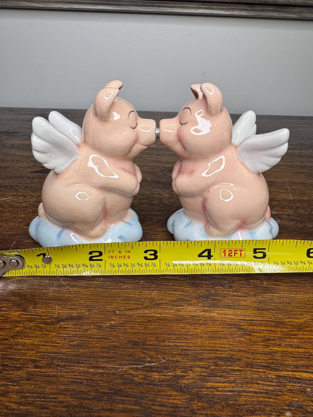 NIB Flying Angel Pigs Kissing Salt and Pepper Shakers