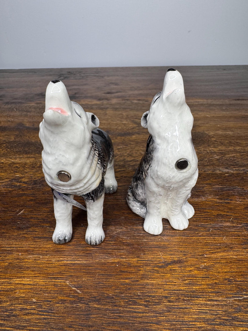 NIB Howling Wolf Salt and Pepper Shakers