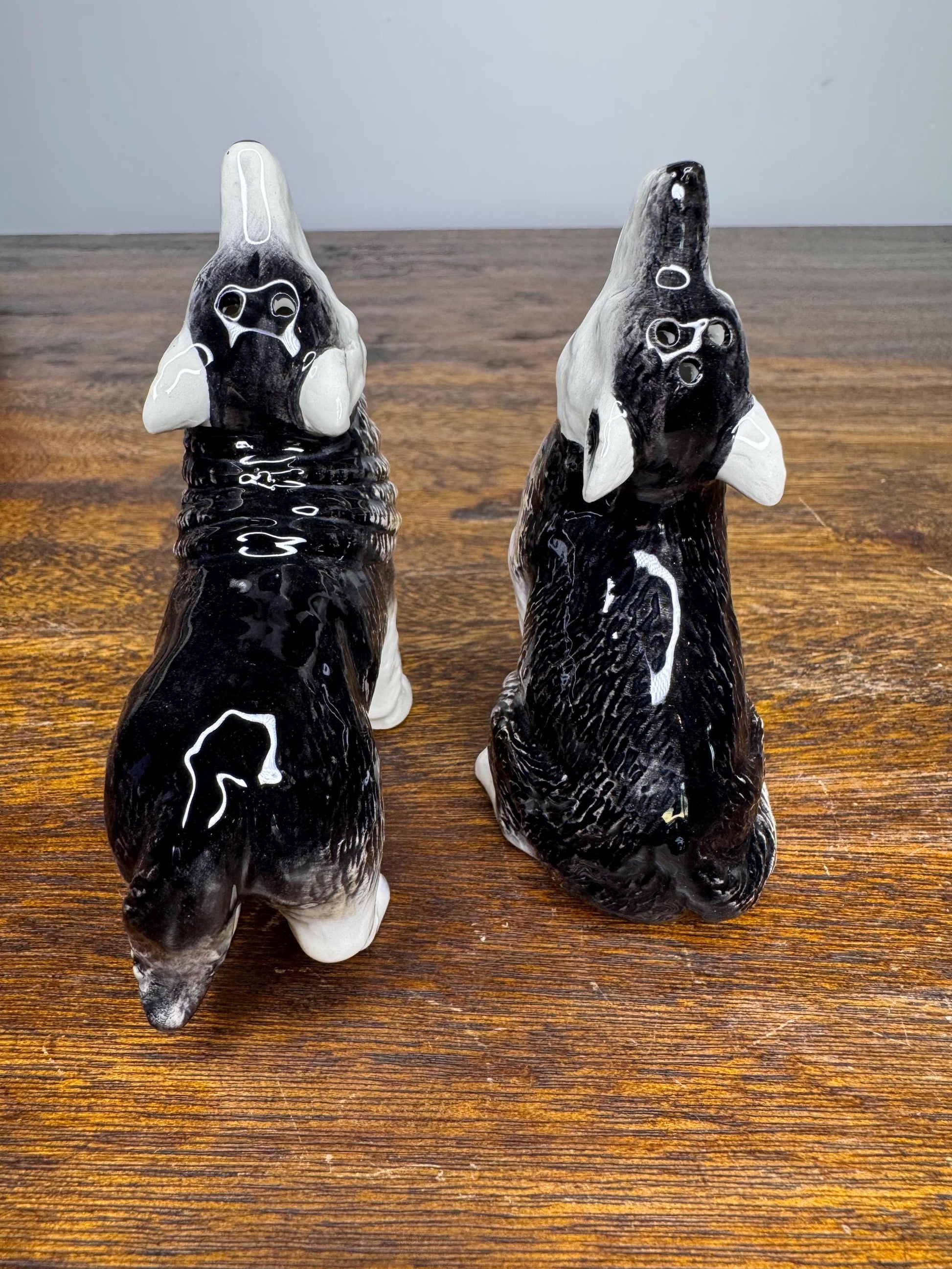 NIB Howling Wolf Salt and Pepper Shakers