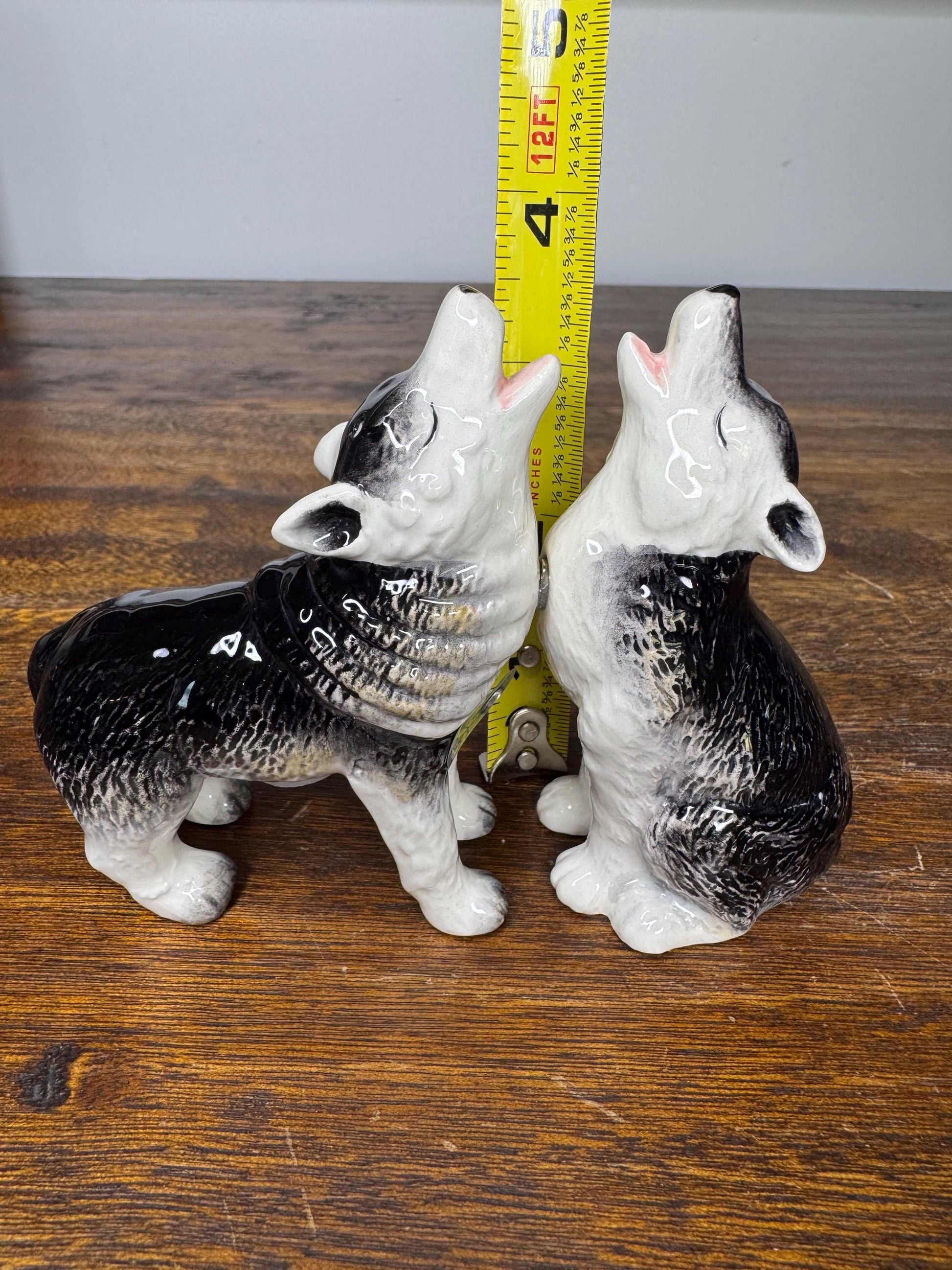 NIB Howling Wolf Salt and Pepper Shakers
