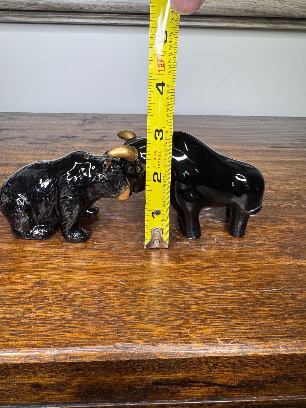 NIB Bear and Bull Magnetic Salt and Pepper Shakers