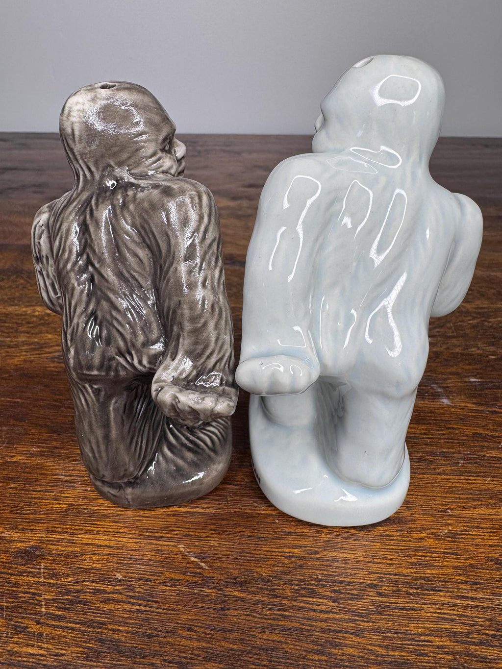 NIB Bigfoot and Yeti Magnetic Salt and Pepper Shakers