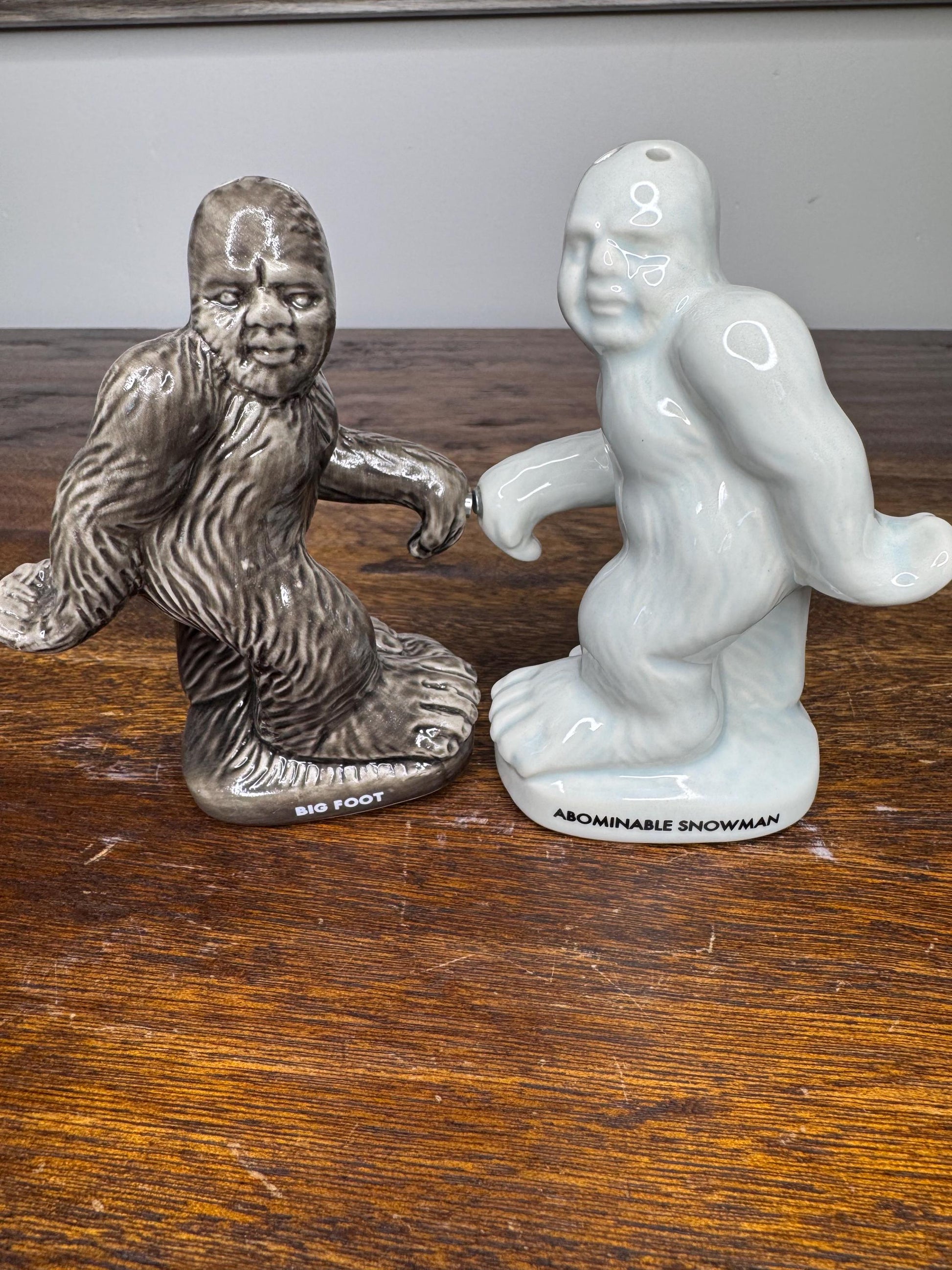 NIB Bigfoot and Yeti Magnetic Salt and Pepper Shakers