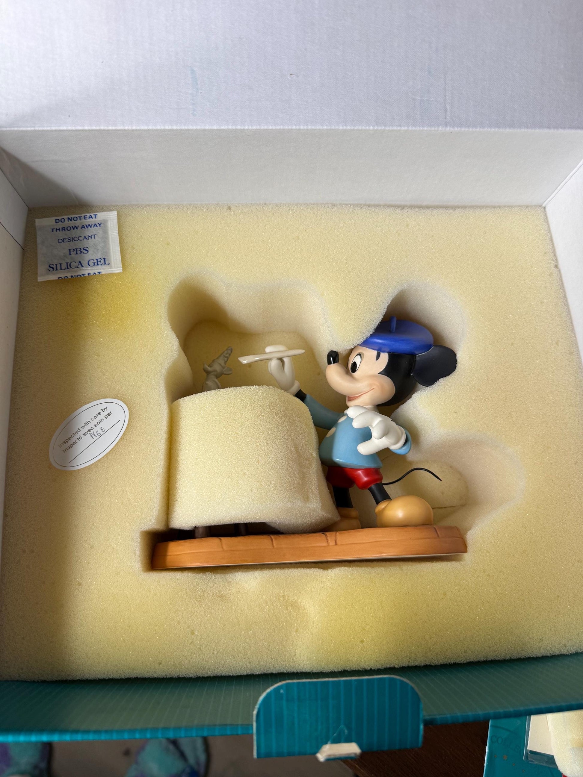 Walt Disney Classic Collection Micky Mouse “Creating a Masterpiece” w/ Original Box and COA