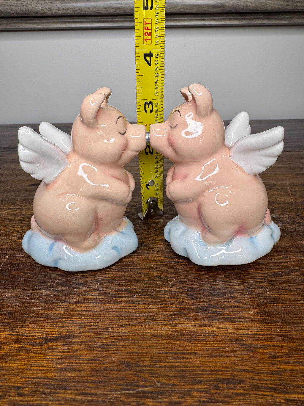 NIB Flying Angel Pigs Kissing Salt and Pepper Shakers