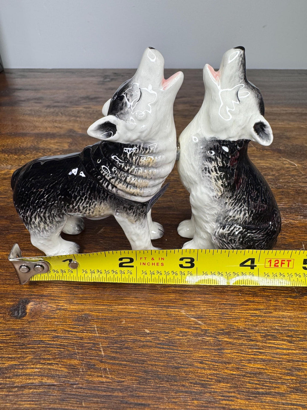 NIB Howling Wolf Salt and Pepper Shakers