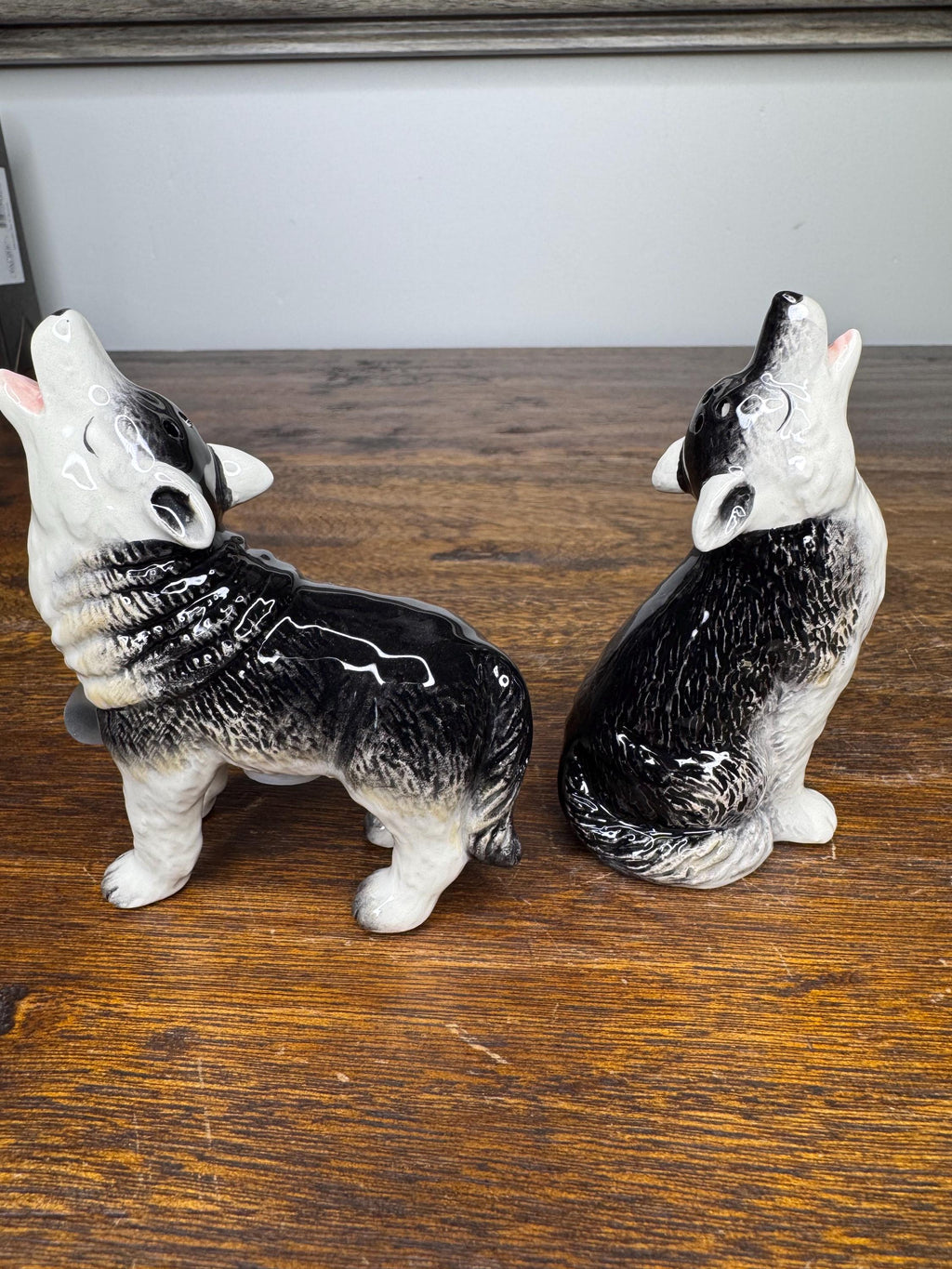 NIB Howling Wolf Salt and Pepper Shakers