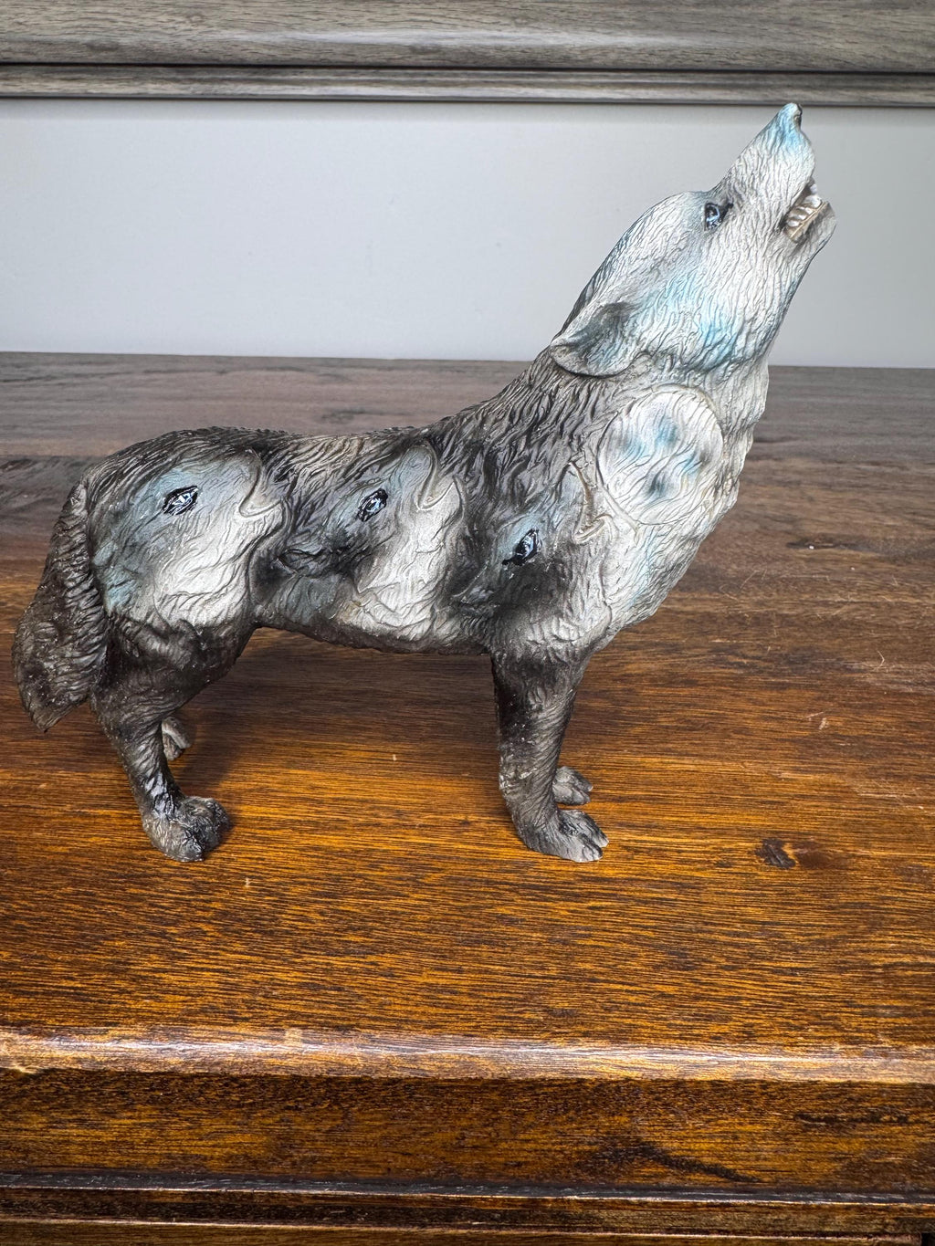NIB Wolf Spirit Howling Wolf Figurine