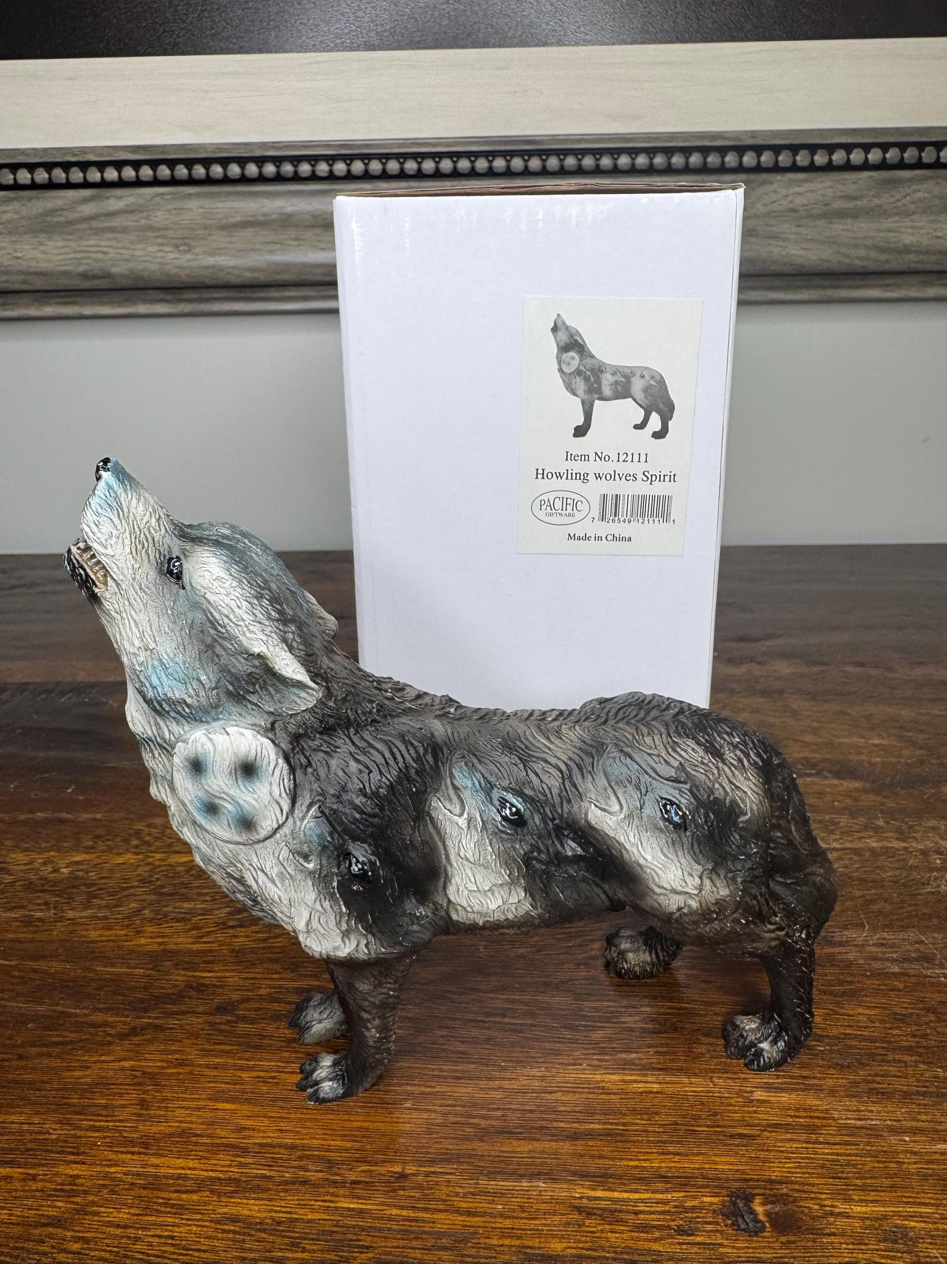 NIB Wolf Spirit Howling Wolf Figurine