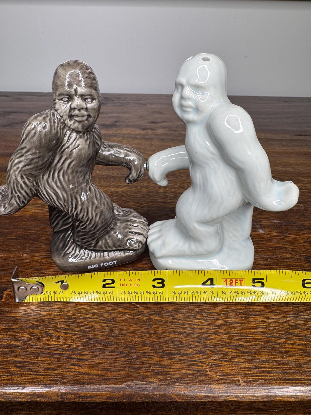 NIB Bigfoot and Yeti Magnetic Salt and Pepper Shakers