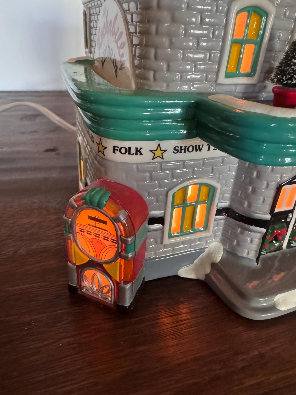 Retired Dept 56 Snow Village Rockabilly Records Light Up Building With Original Box