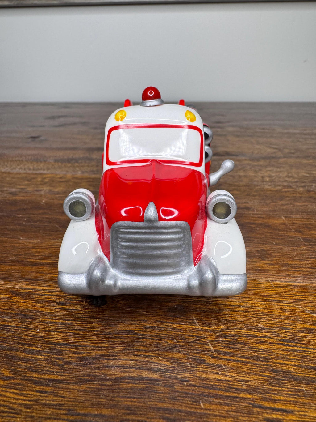 Retired Dept 56 Snow Village Fire Truck w/ Original Box