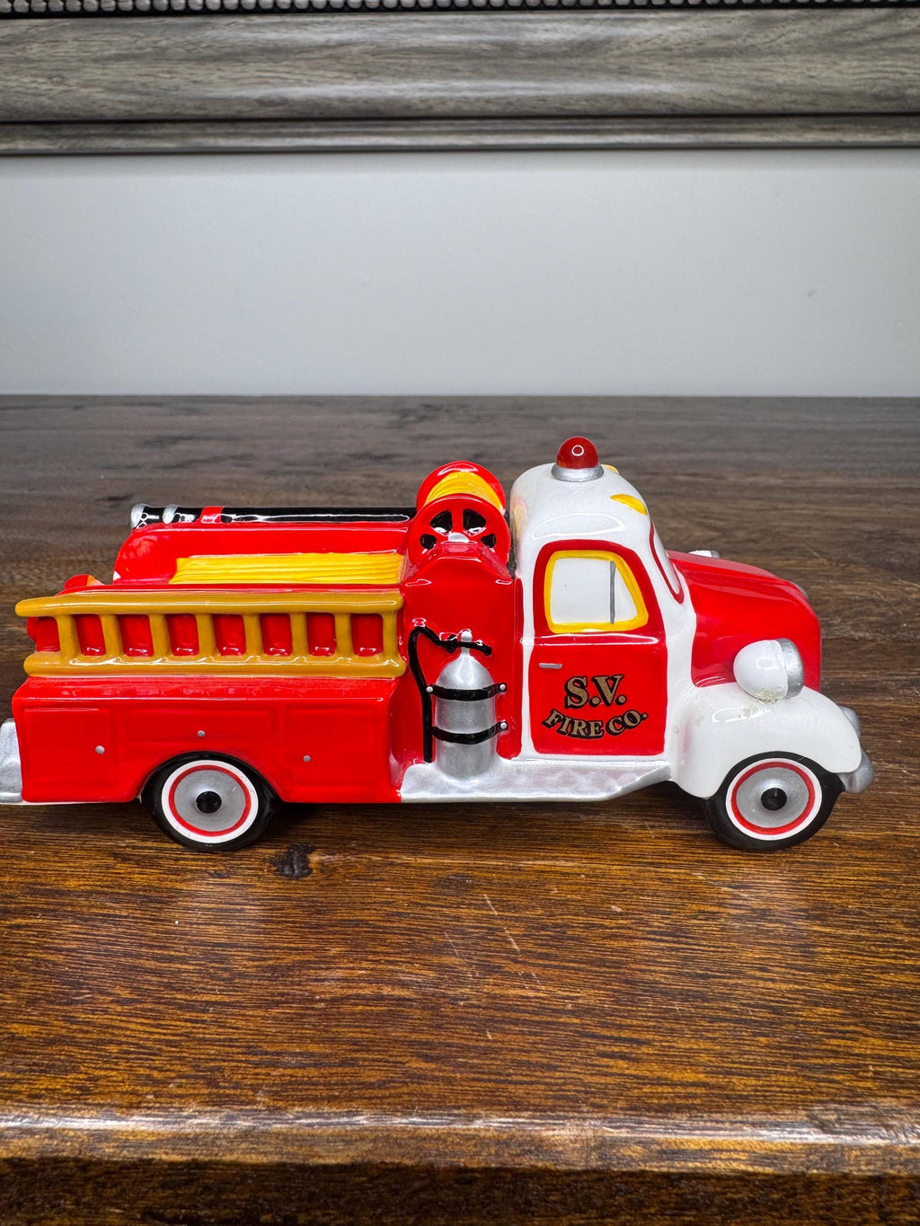 Retired Dept 56 Snow Village Fire Truck w/ Original Box