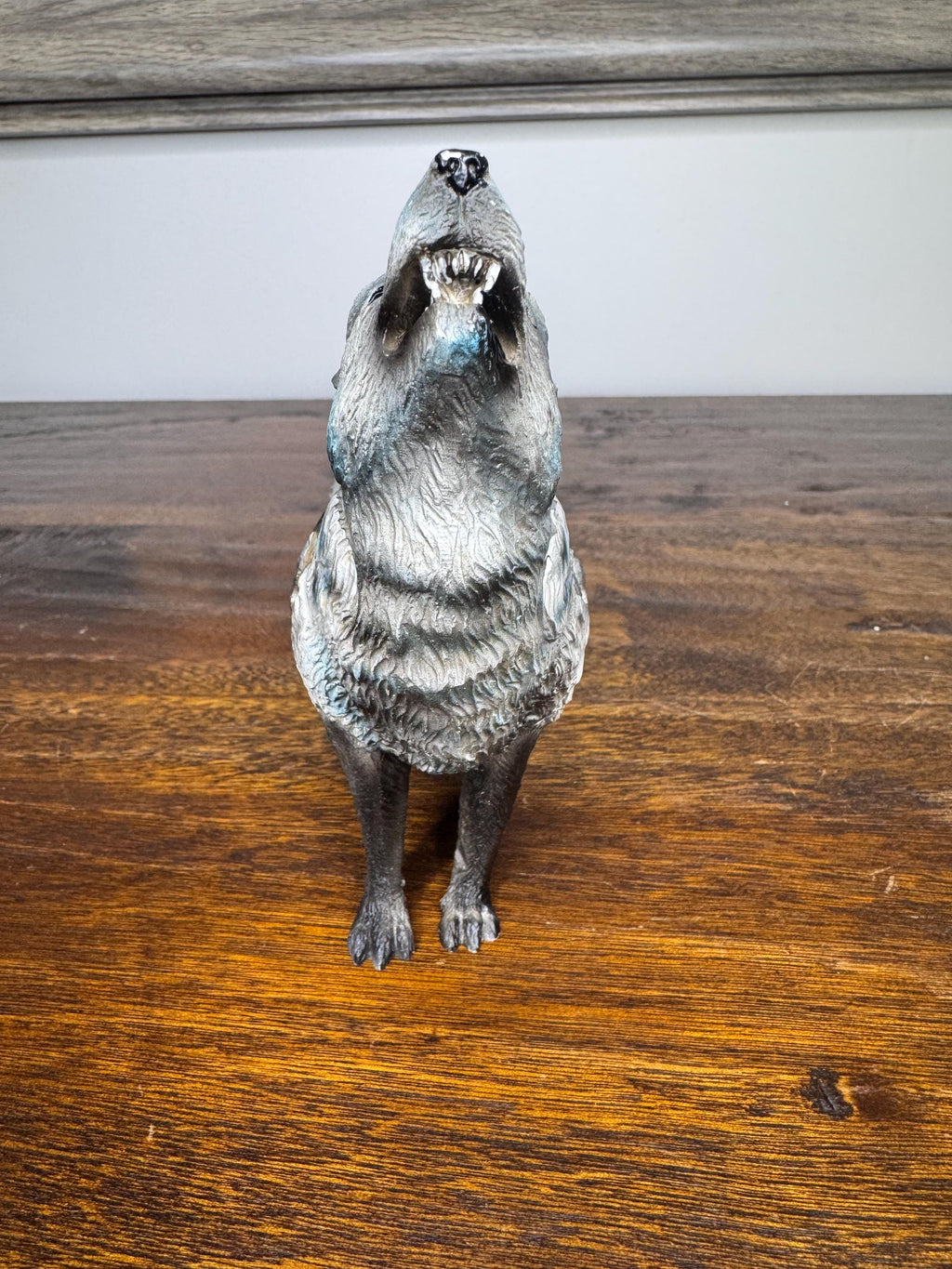 NIB Wolf Spirit Howling Wolf Figurine