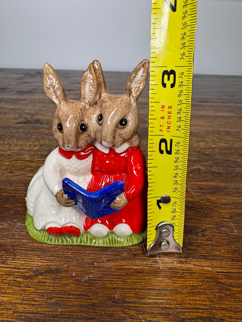 1995 Royal Doulton Collectors Club Exclusive "Partners in Collecting" Bunnykins Figurine