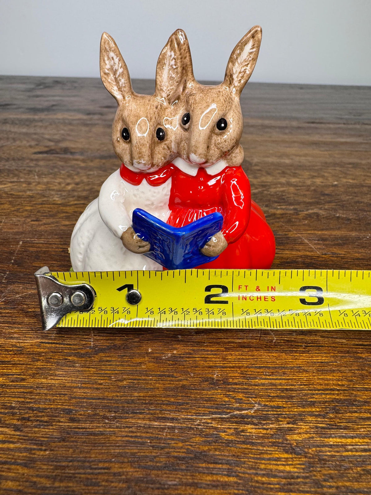 1995 Royal Doulton Collectors Club Exclusive "Partners in Collecting" Bunnykins Figurine